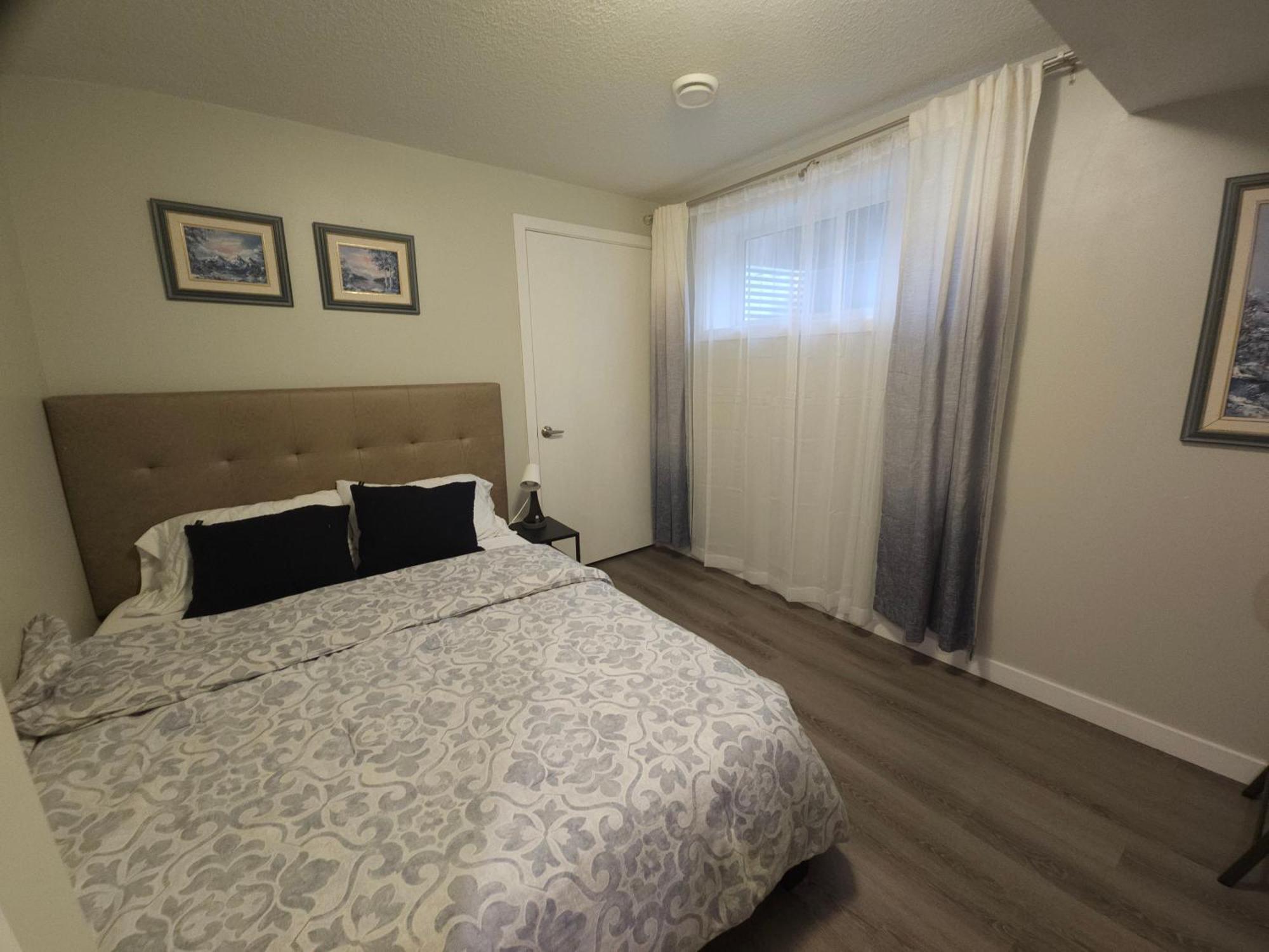 Cozy 2 Bedroom Suite, Queen Beds, Near The Airport Edmonton Buitenkant foto