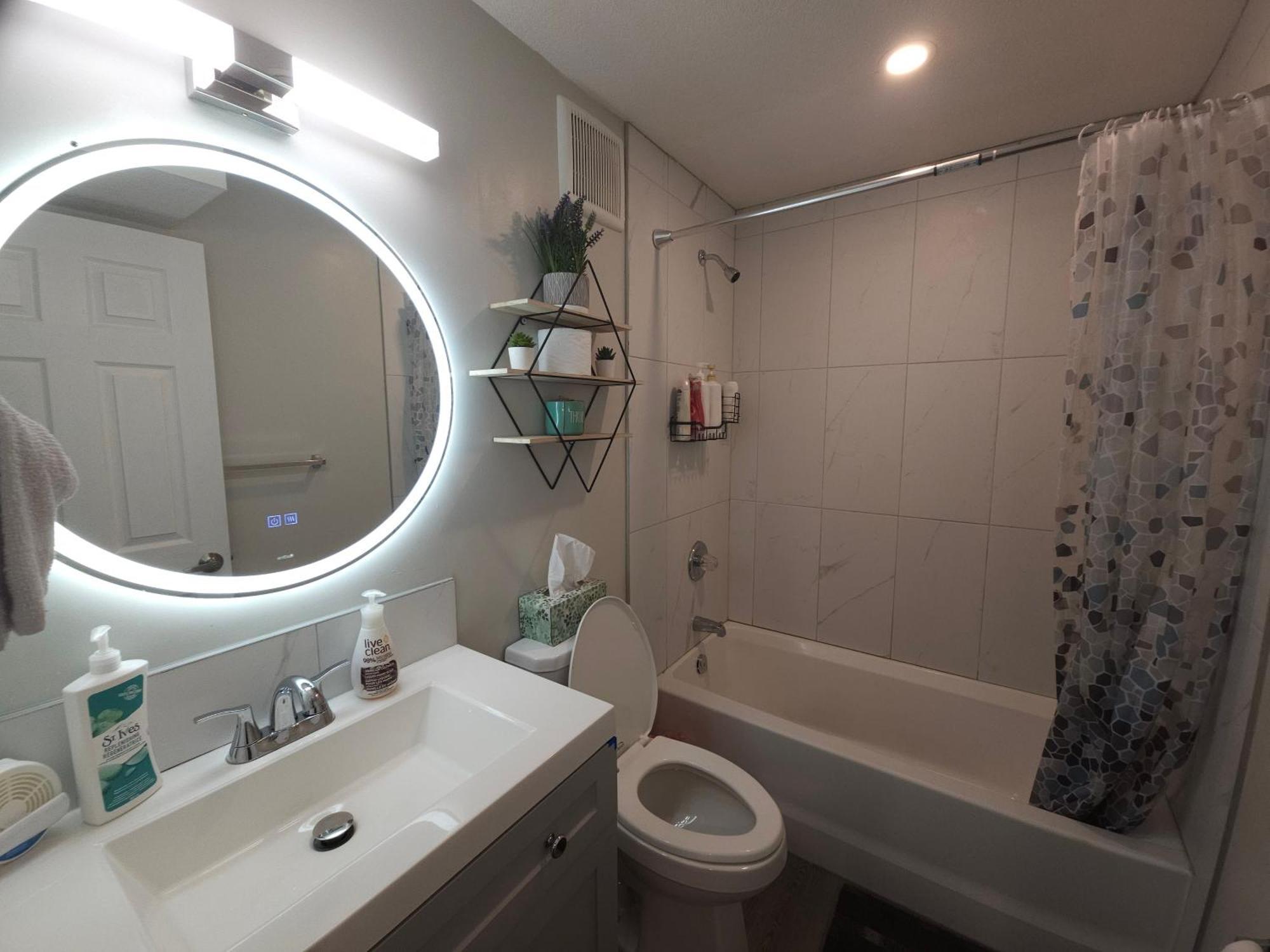 Cozy 2 Bedroom Suite, Queen Beds, Near The Airport Edmonton Buitenkant foto