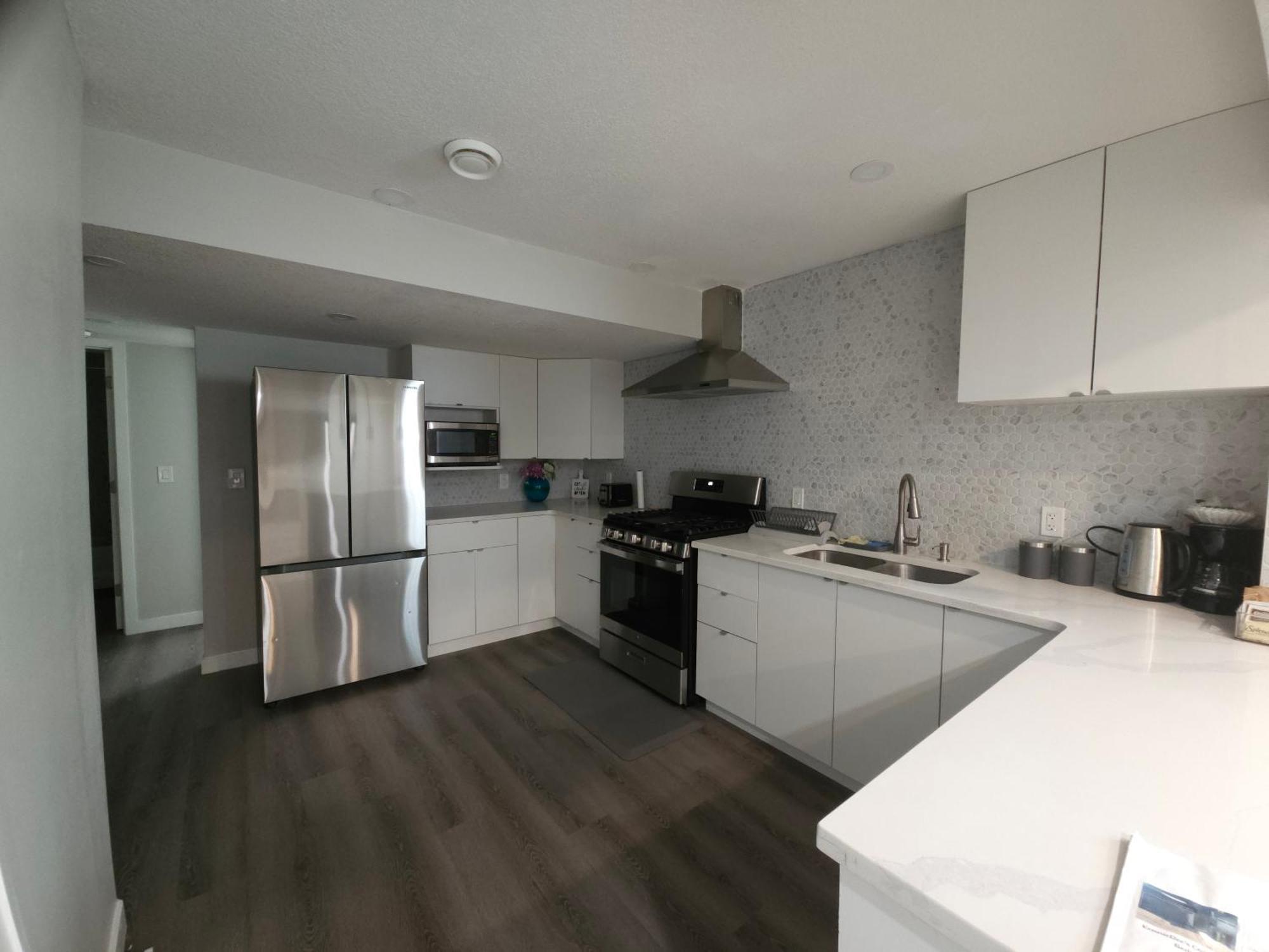 Cozy 2 Bedroom Suite, Queen Beds, Near The Airport Edmonton Buitenkant foto