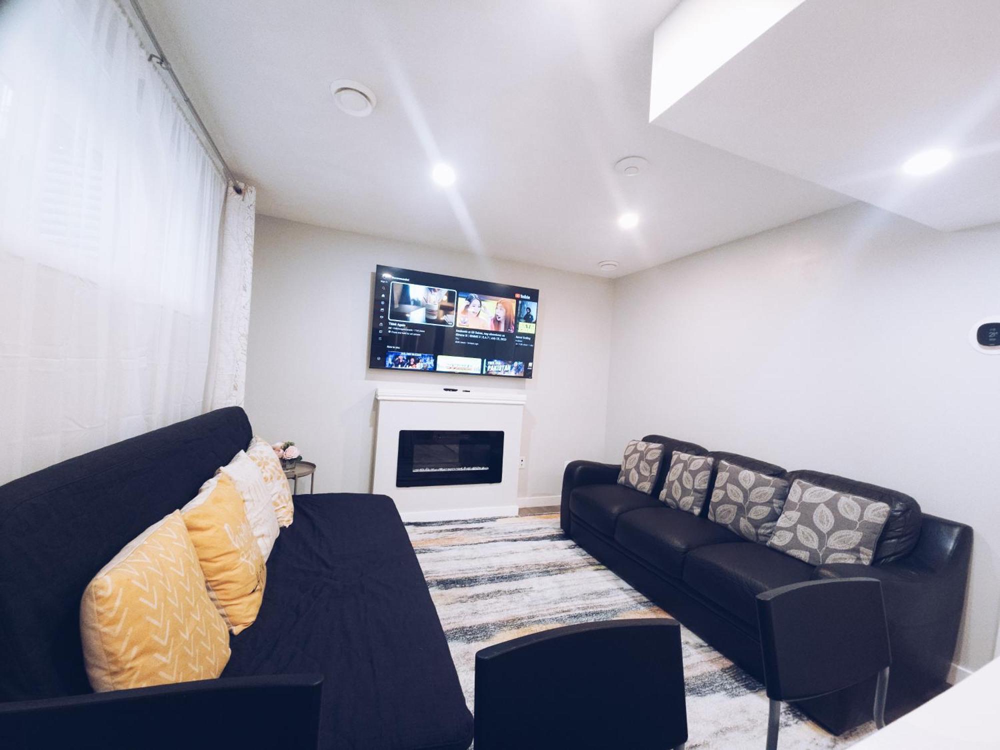 Cozy 2 Bedroom Suite, Queen Beds, Near The Airport Edmonton Buitenkant foto